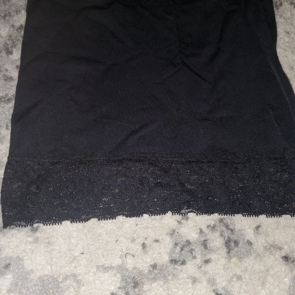 XOXO Undershirt Black Lace Bottom || GUC || Small - Picture 4 of 4